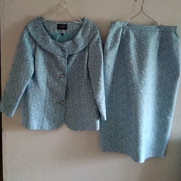 Dress Suits - Picture 2 of 8